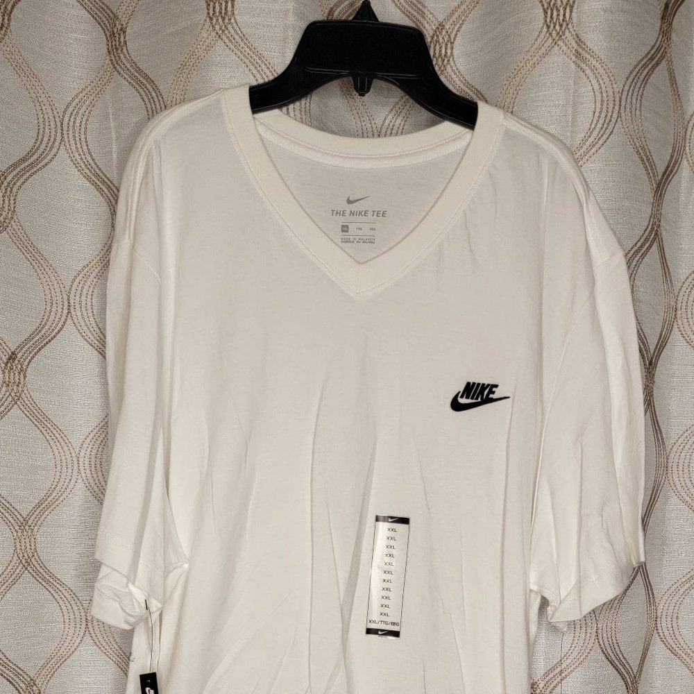 Nike V-Neck Tee